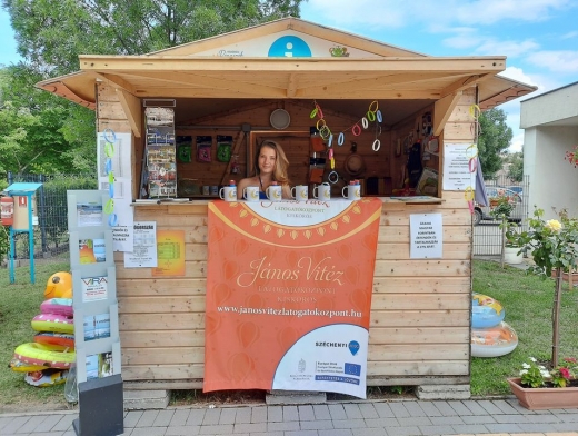 A Kiskőrösi Rónaszéki Fürdőben strandcikk vásárlására is van lehetőség!